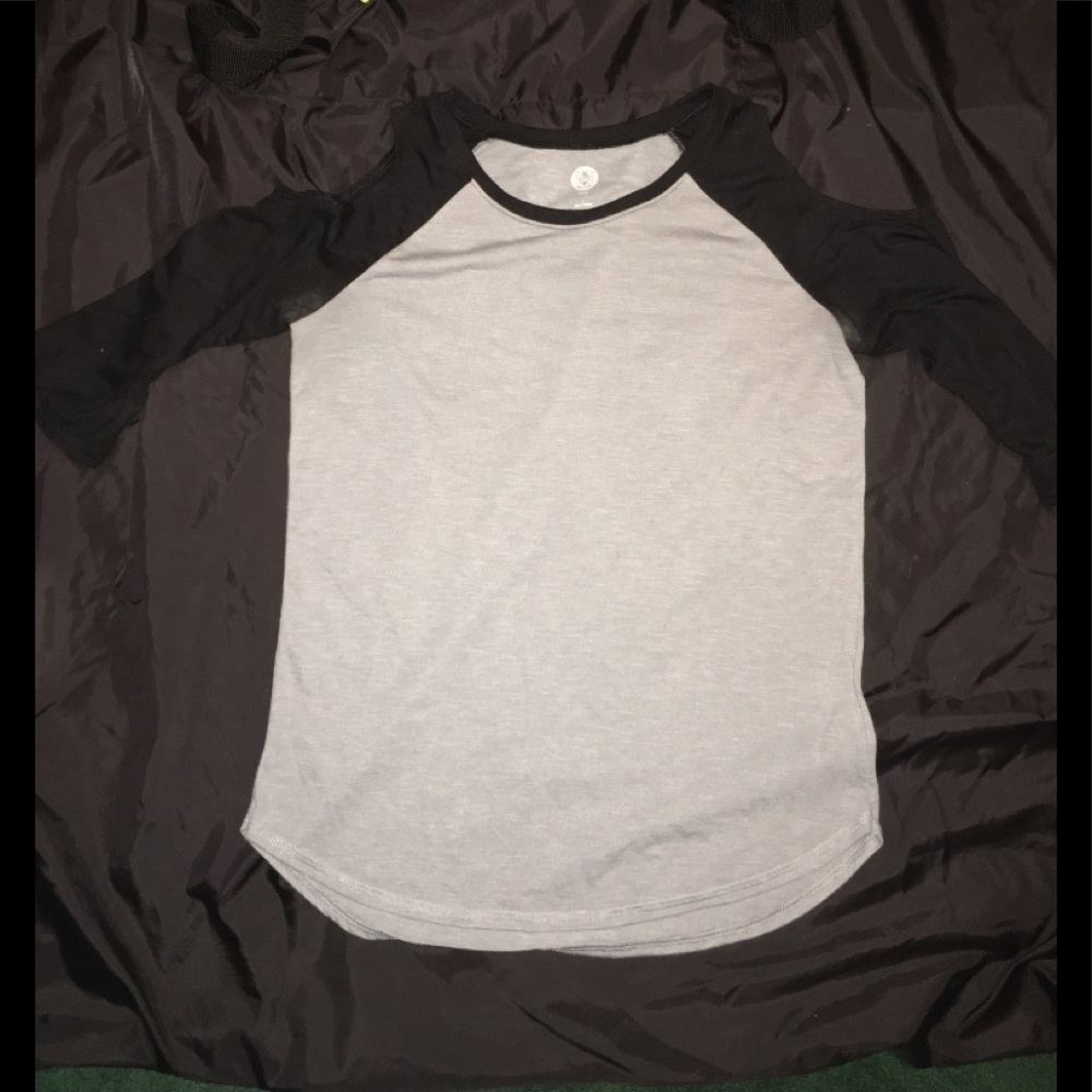 Cold shoulder 3/4 sleeve
